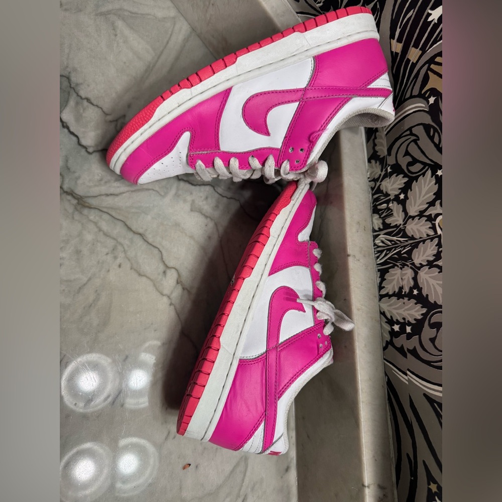 Nike Big Kid size 6 shoe